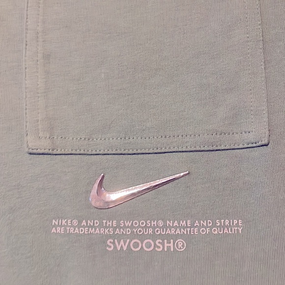 Nike tee✨ - Picture 4 of 4
